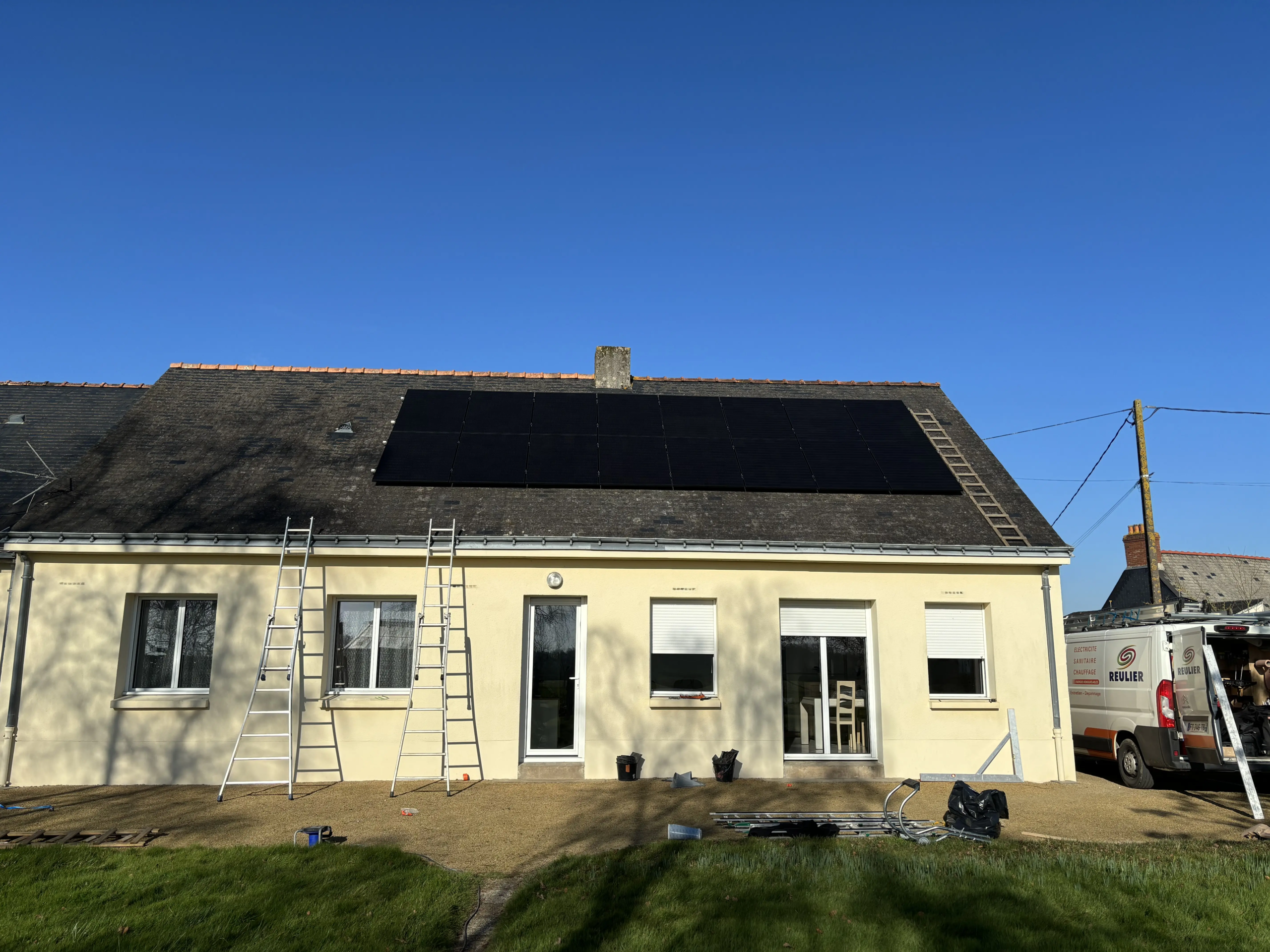 installation de panneaux photovoltaïques sur une toiture